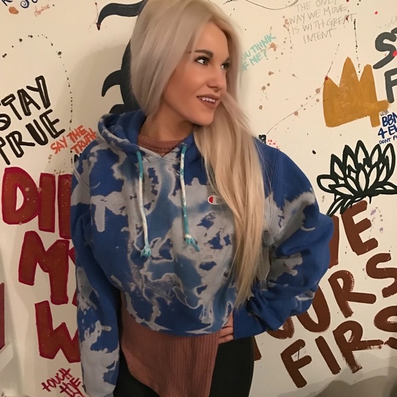 Meet your Posher, Amanda - Picture 1 of 2